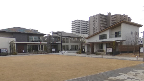 予約日時にモデルホームへお越しください。